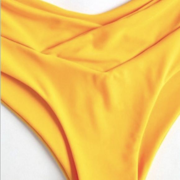 LAST ONE❗️Colorblock Striped Bikini - Picture 3 of 5